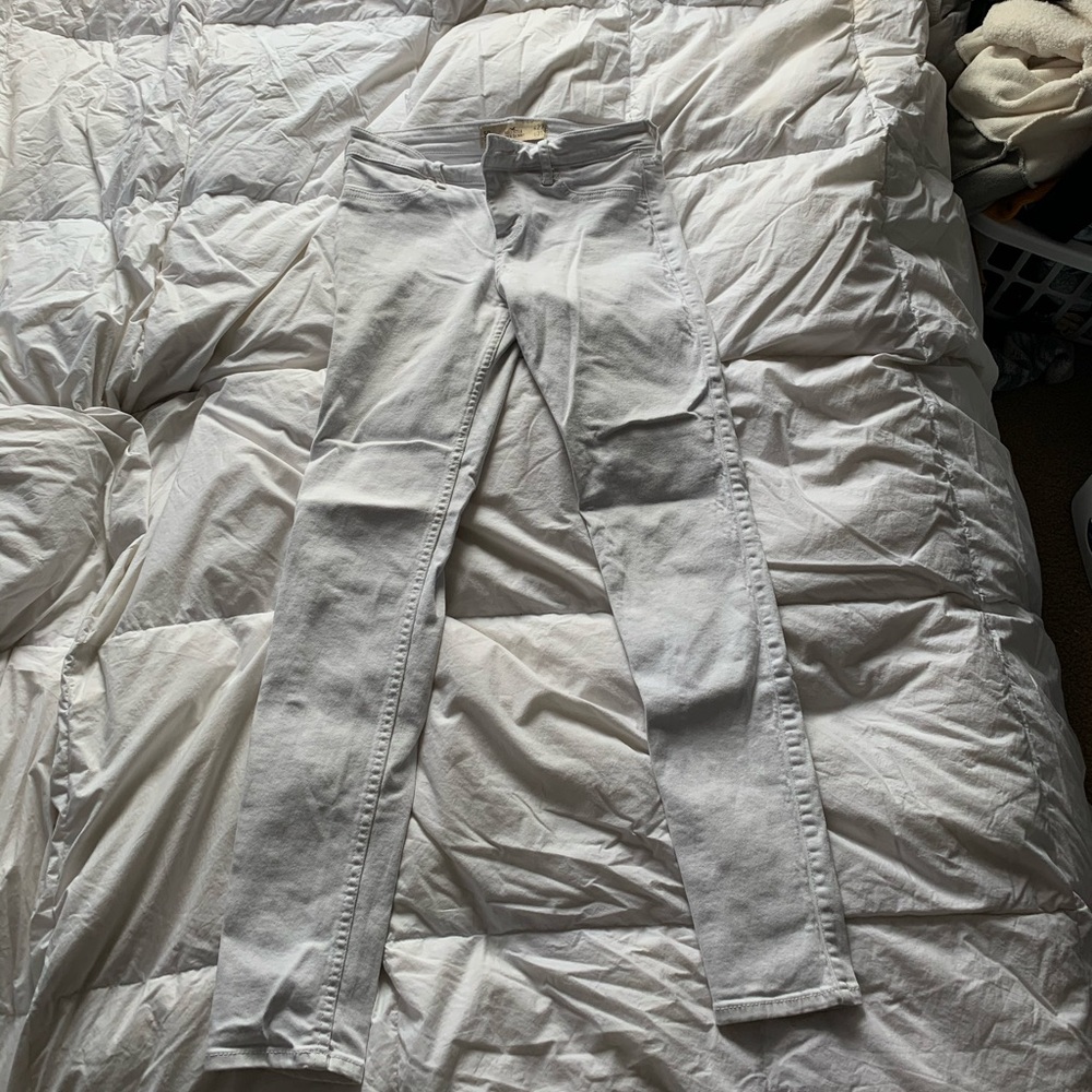 White hollister jeans